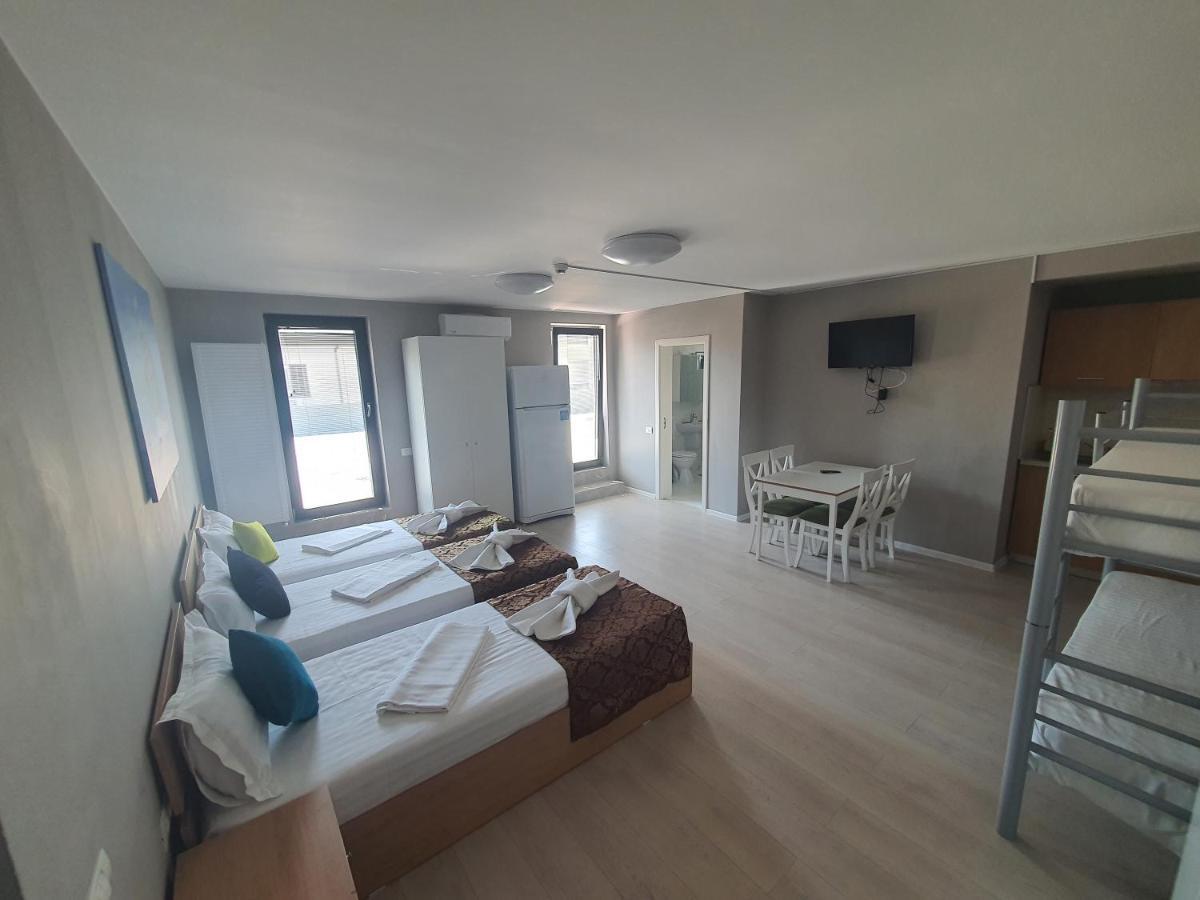 Aparthotel Nevada - Apartamente Констанца Екстериор снимка